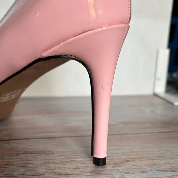 Bubblegum Pink Patent Heels - Picture 5 of 7